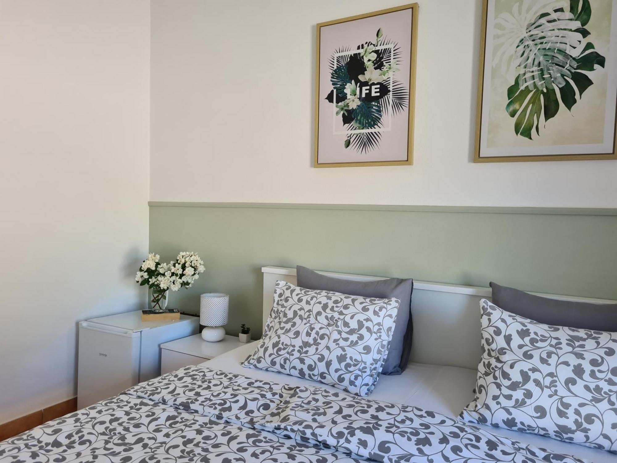 Apartment & Rooms Roza Peroj Quarto foto